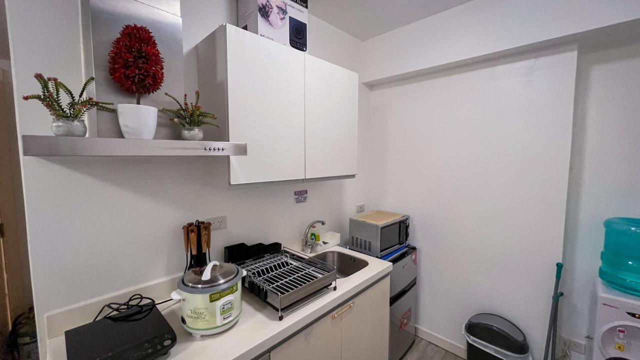 Azure Urban Resort Maui Unit Манила Екстериор снимка