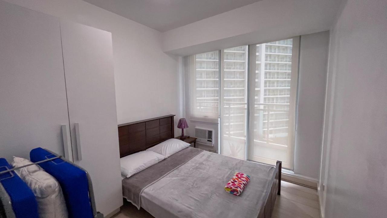Azure Urban Resort Maui Unit Манила Екстериор снимка