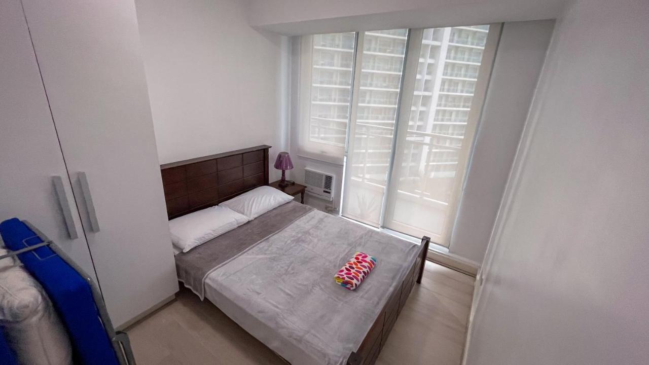 Azure Urban Resort Maui Unit Манила Екстериор снимка