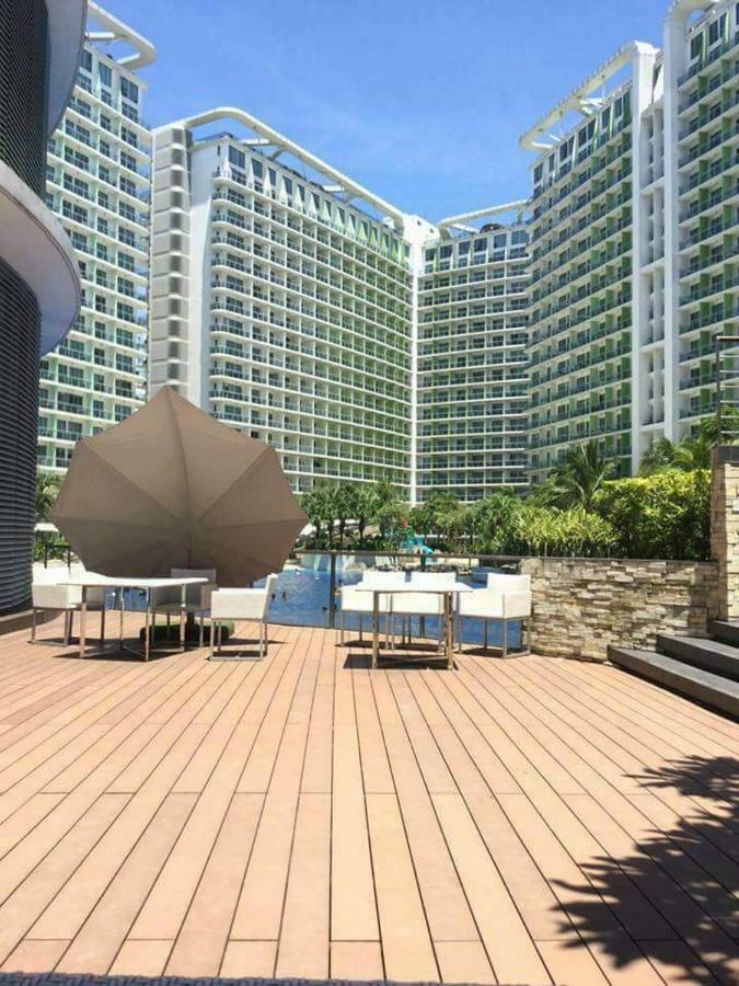 Azure Urban Resort Maui Unit Манила Екстериор снимка