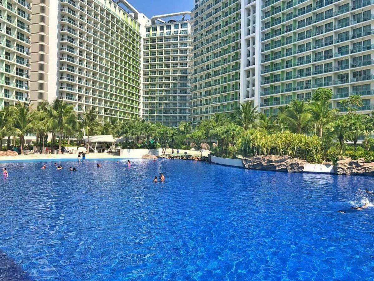 Azure Urban Resort Maui Unit Манила Екстериор снимка