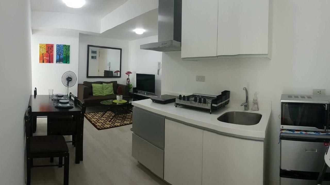 Azure Urban Resort Maui Unit Манила Екстериор снимка